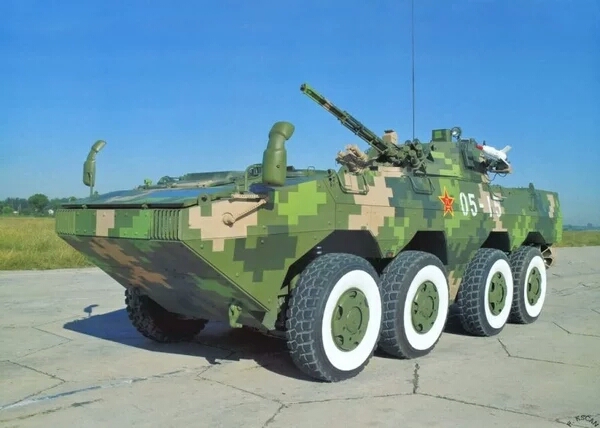 zbl-08步兵战车(无视这个丛林迷彩,文中是沙漠伪装迷彩)