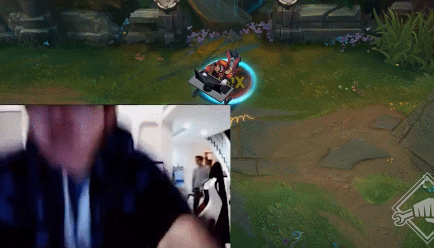 fpx冠军皮肤回城动作灵感来源:lwx花手舞,舞王doinb