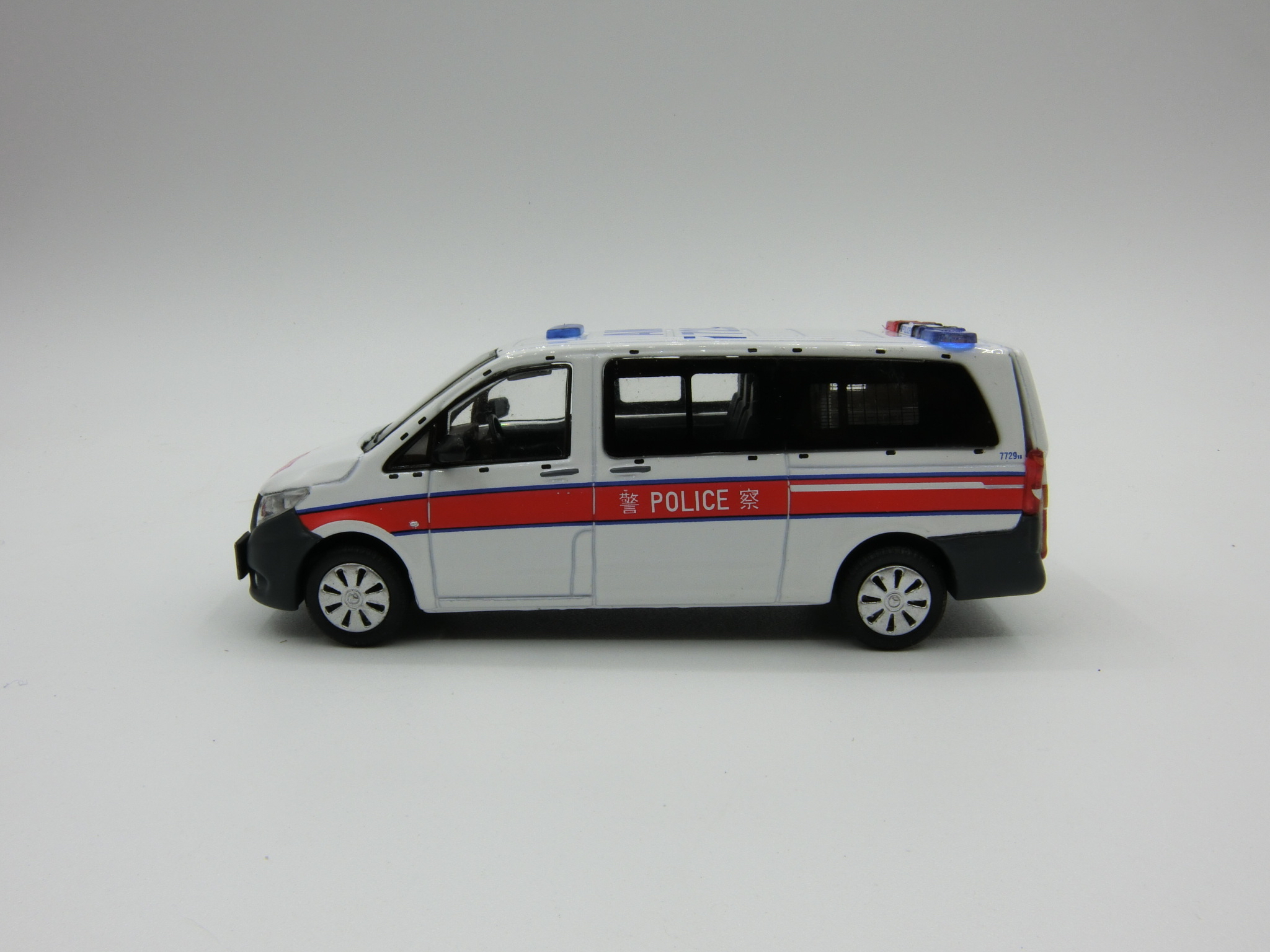tiny 微影1:64 tiny 109号 奔驰威霆 警车 benz vito