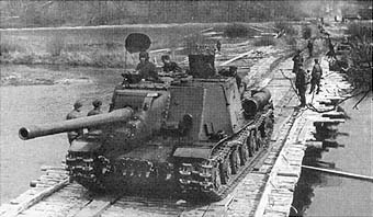 is突击炮家族(二战)isu-122的装甲和动力系统与isu-152相同,isu-122重