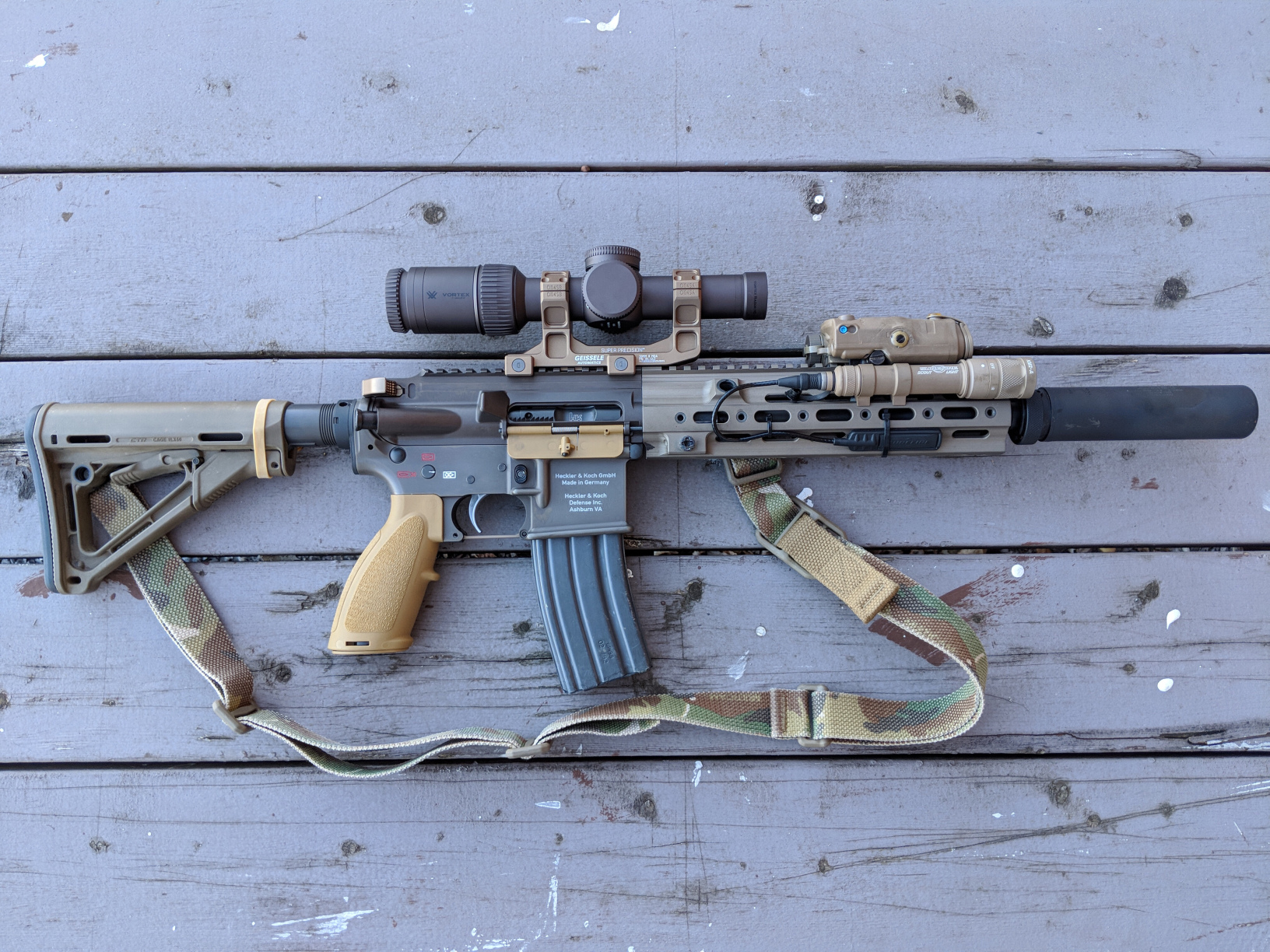 rifle (6)——hk 416d cag而这款枪与标准hk 416的区别就是鱼骨的替换