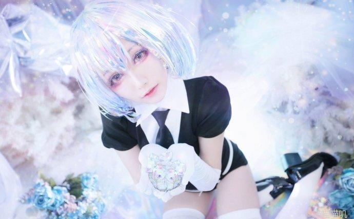 宝石之国cos:钻石小姐姐的可爱之处