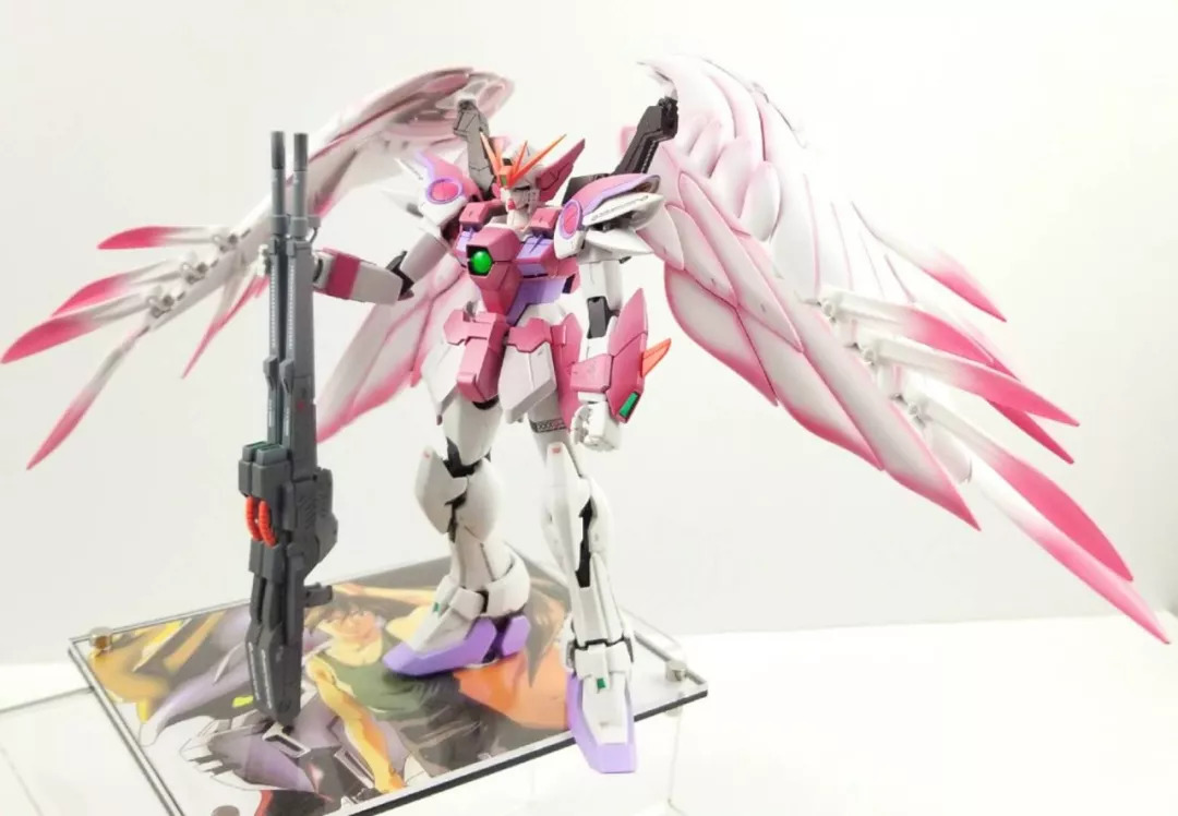 佳作:女性高达迷定制版粉嫩掉毛