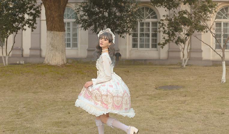 lo娘因洛丽塔而受尽排挤,随即做了这样一件大胆的事