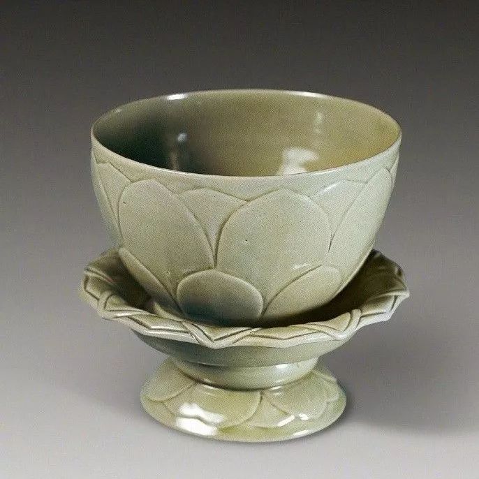 五代秘色瓷莲花碗 现藏于苏州博物馆
