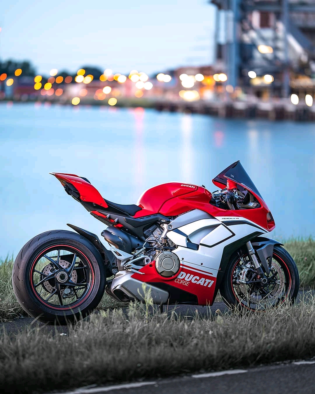 杜卡迪panigale v4机车美图 tls_kjps