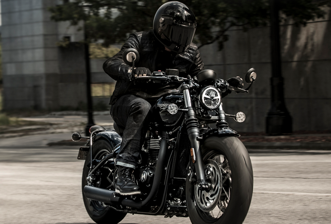 bonneville bobber black