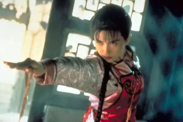 李连杰邱淑贞24年后携女同框,两人只合作过三部电影,但每部都是经典