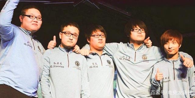 lol:rng姿态几度哽咽落泪宣布退役,台下卡萨神情却让粉丝瞩目