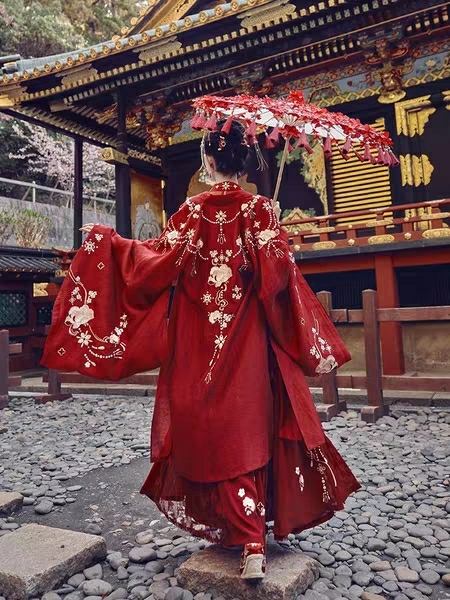 【红色系汉服】我有点喜欢你,想嫁给你那种(白菜和花嫁都有呀)