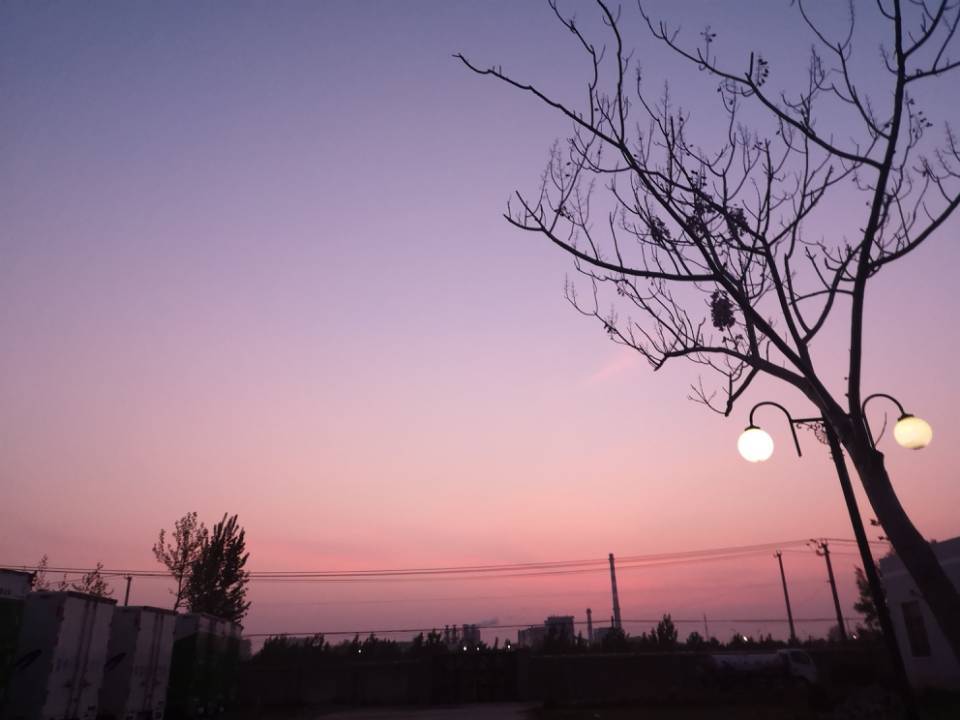 我同学拍的校园晚景(在山沟沟读大学的我们)_(3」∠)