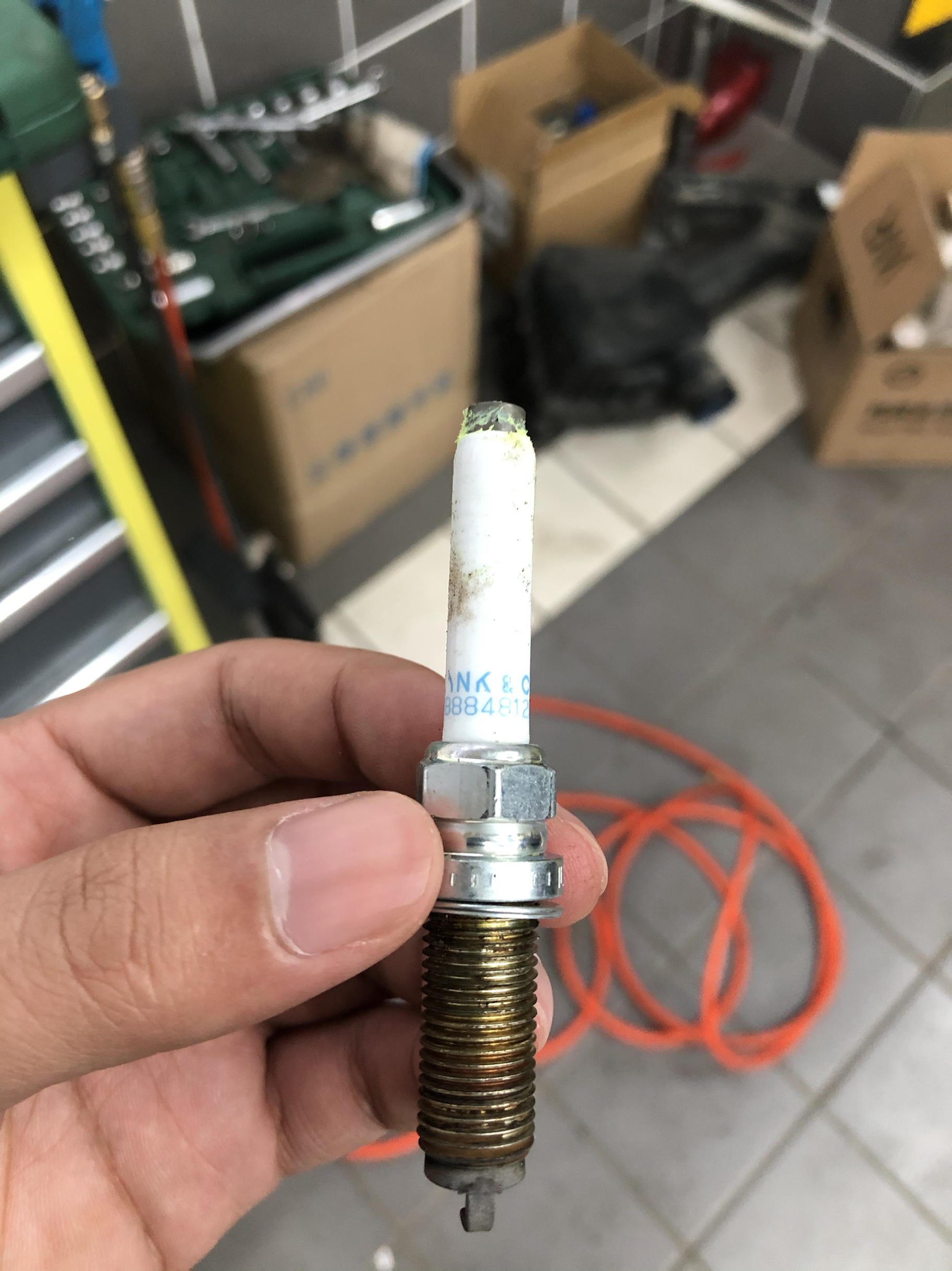 换下来的旧火花塞