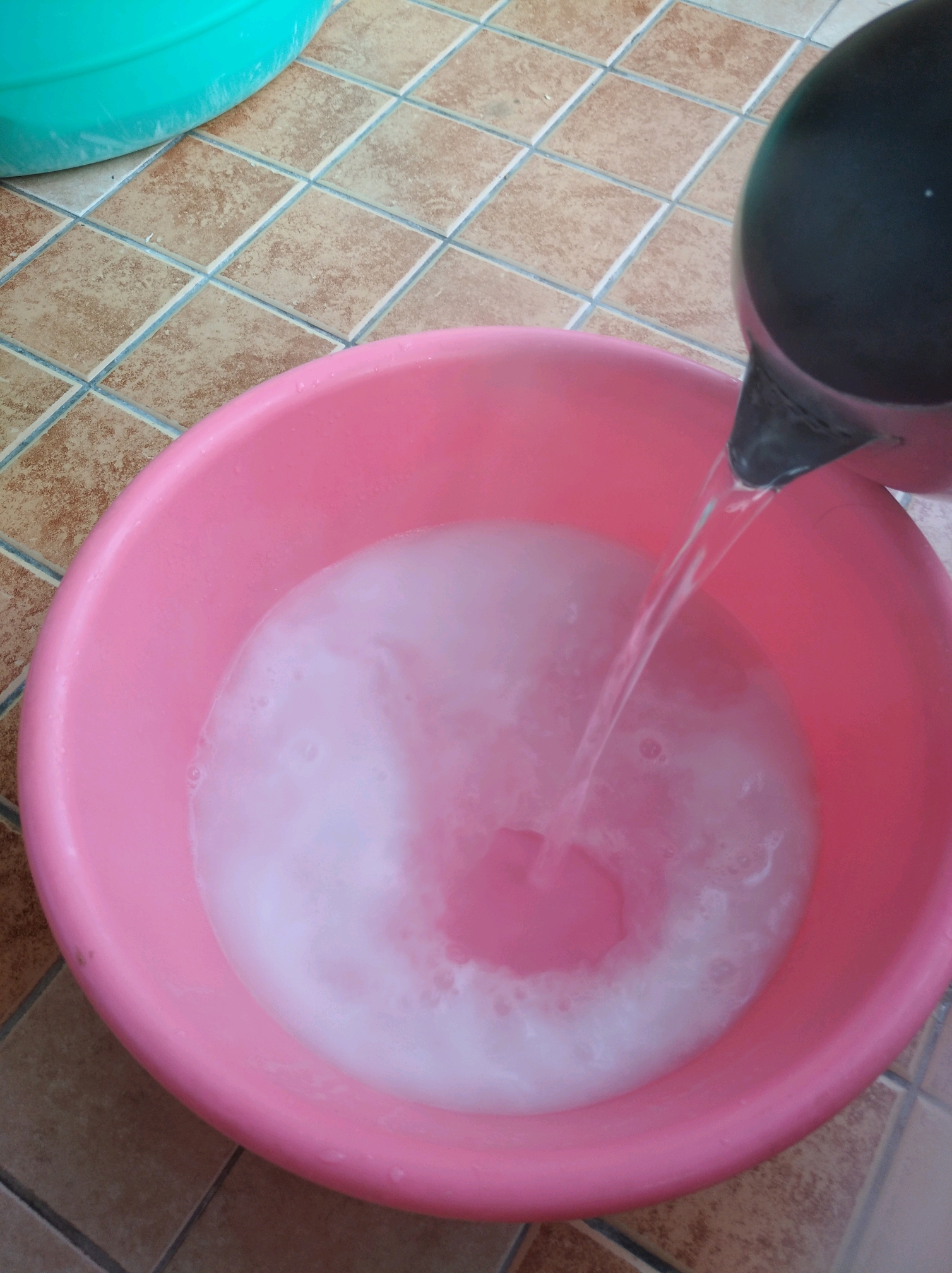 今天拿过氧碳酸钠洗衣服.