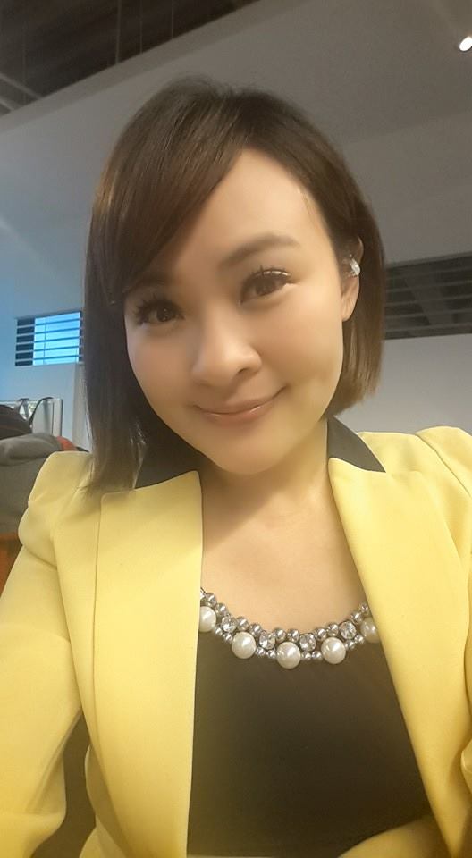 台湾省大世界新闻美女主播失误化解尴尬(王志郁)