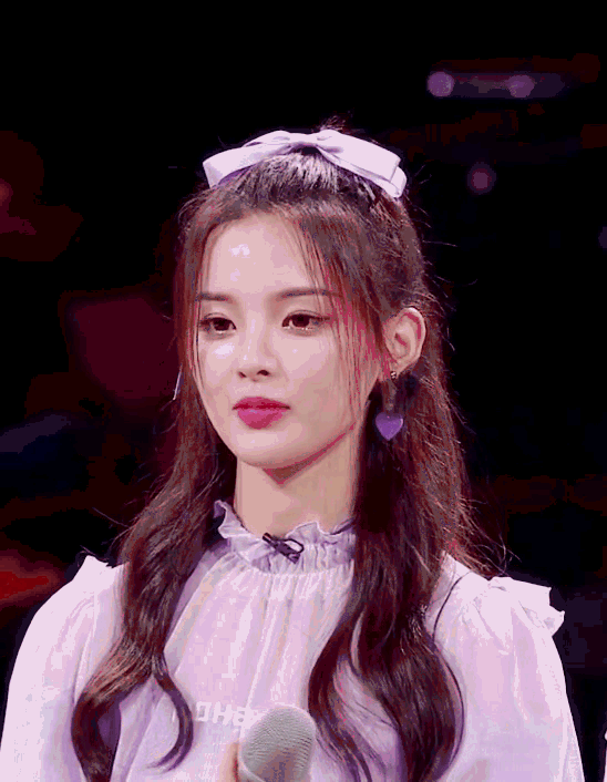 杨超越,你是傻子吗,你很笨,你凭啥子出道!【创造101火箭少女】