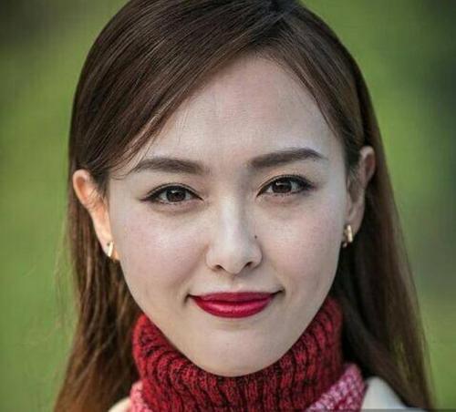 生活 日常 为何明星上妆从不卡粉?