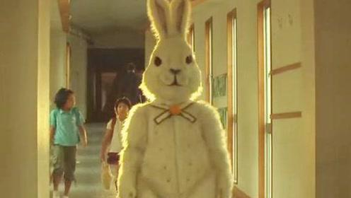 为什么可爱的兔子总被做成吓人的恐怖片?