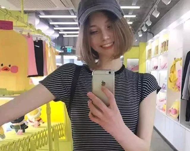 最近在ins爆红的仙女模特小姐姐chloe的照片合集