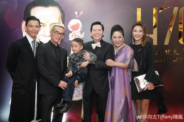 向华强70岁生日会大咖云集,应采儿挺孕肚到场?陈小春回应