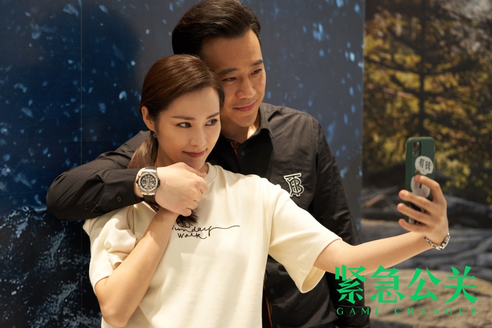 职场美女们在紧急公关里跟着黄晓明都学到了什么