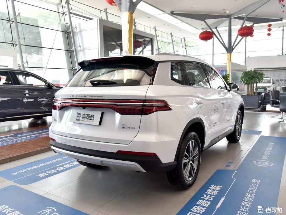 图为宋pro燃油版车型
