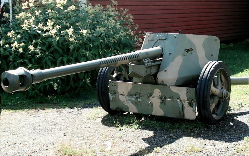 pak40型反坦克炮基本设计上是莱茵金属公司放大的50mm pak38.