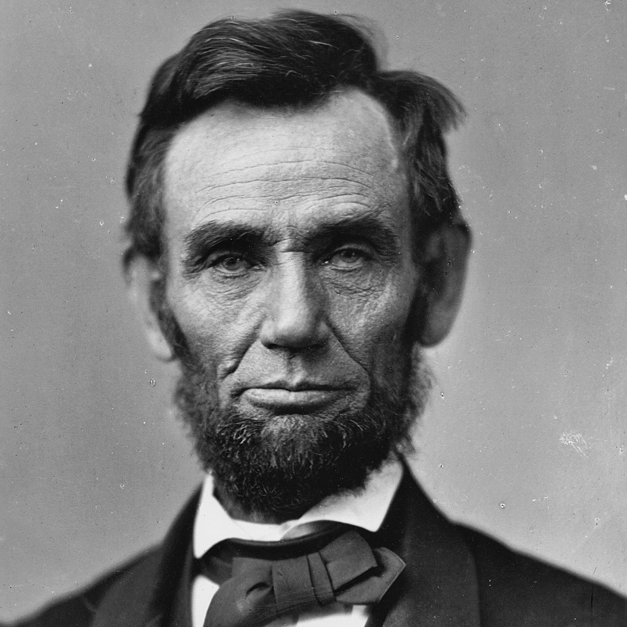 亚伯拉罕林肯于1861年成为美国第16任总统,并于1863年发布了《解放