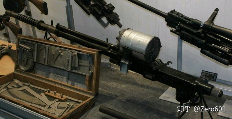 20毫米西斯帕诺机炮,早期型号的西炮故障频繁且备弹太少,喷火飞行员对
