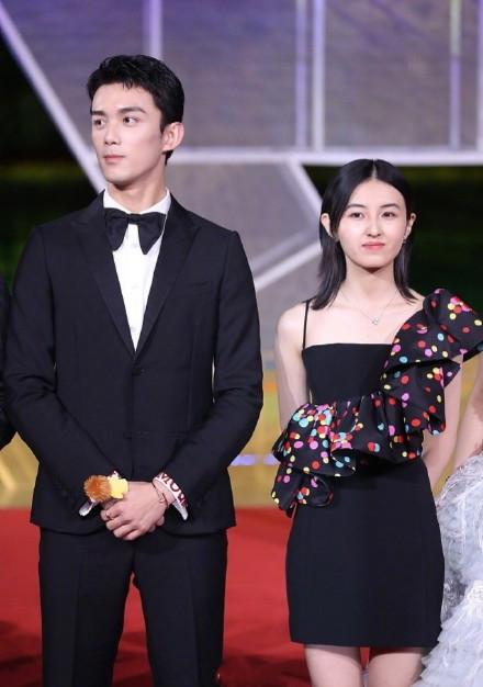 吴磊弟弟和张子枫妹妹,少男少女,男俊女靓~子枫妹妹真的是越来越好看