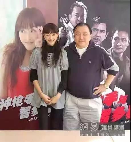 当时带唐嫣的,是香港知名导演,王晶.
