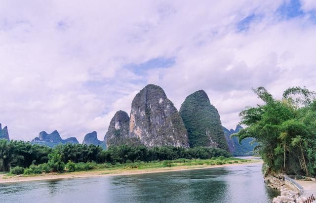 人民币背后的风景,十分著名的阳朔九马画山,一定要来看看