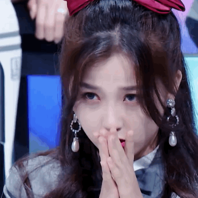 青春有你2,虞书欣以24753946助力值,连续六周霸榜第一