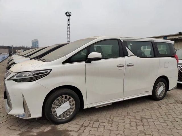 商务车之首 雷克萨斯lm300混动版上市