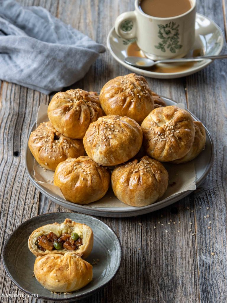 baked bbq buns (siew pau) - 素芙蓉烧包