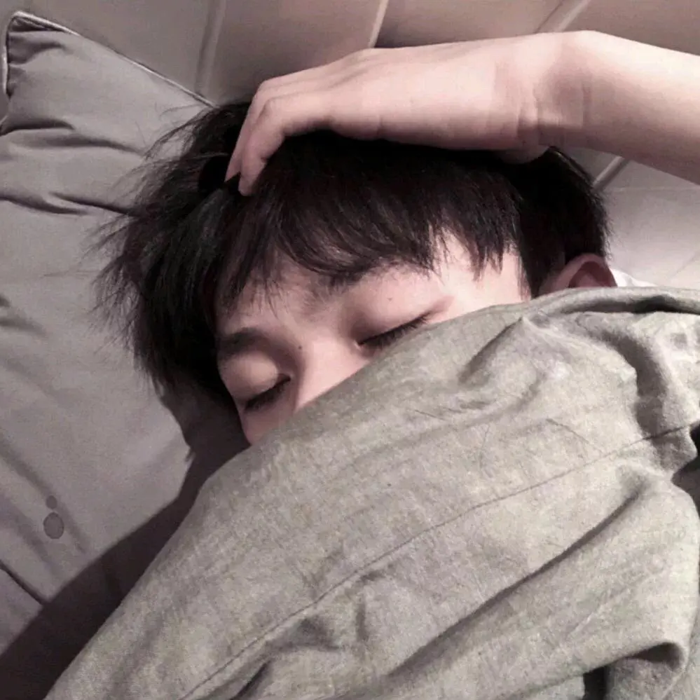 阳光帅气小哥哥头像 如今的你依旧是我的光~