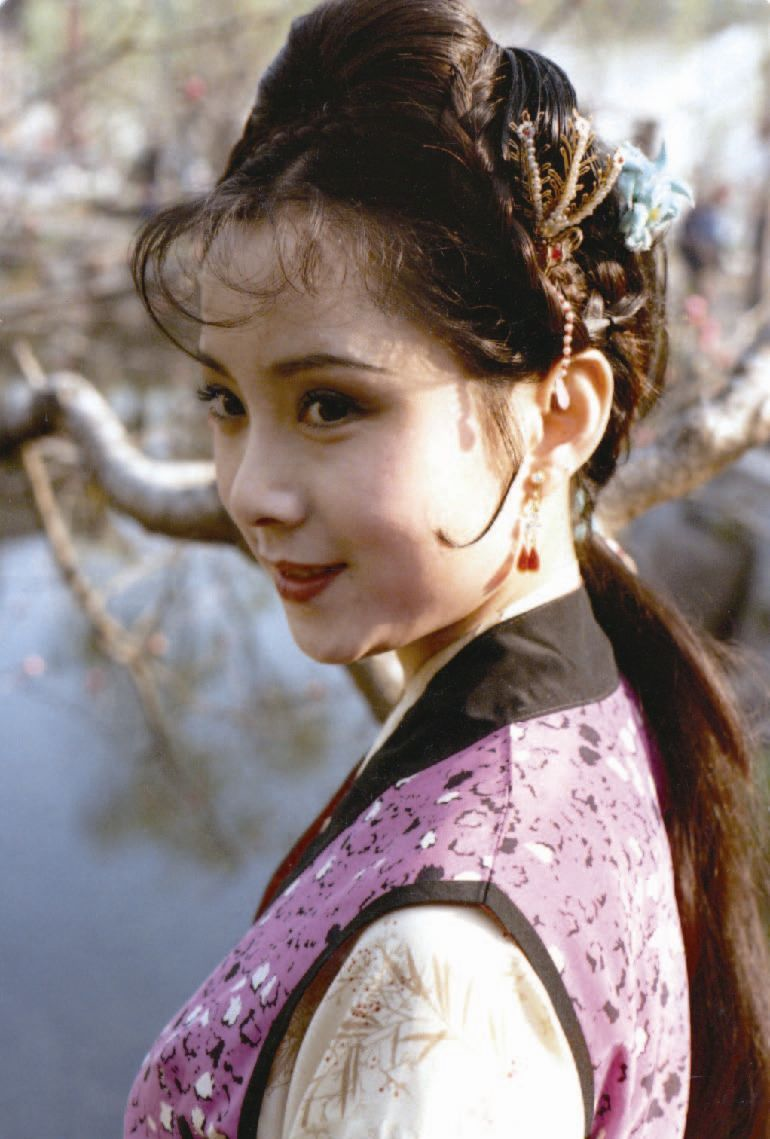 晴雯  
