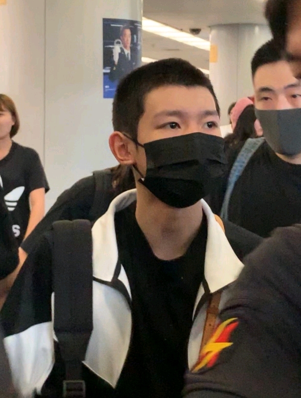 王源剪板寸头从头开始因为年轻人生还有无限可能