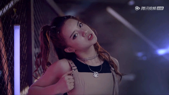 △ 再补几张偶然扫到的表情 妩媚中又带着点少年气,有没有?