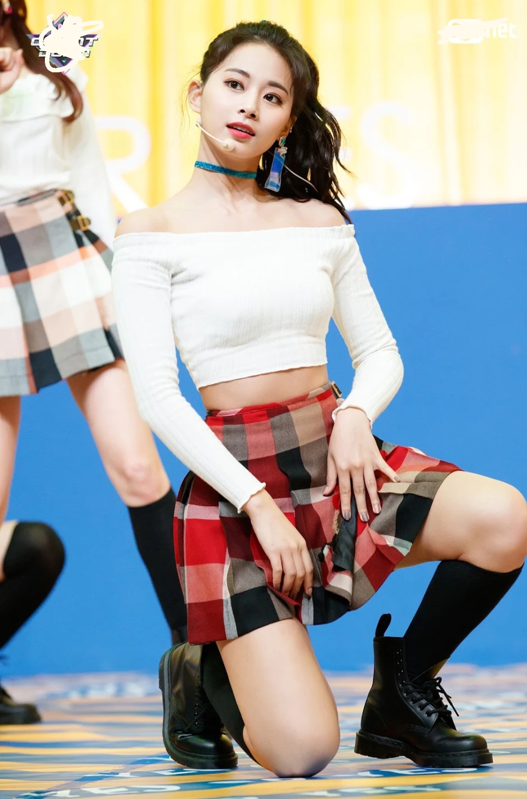 twice的周子瑜tzuyu是有着完美身材视觉效果女团偶像女孩,往常种种
