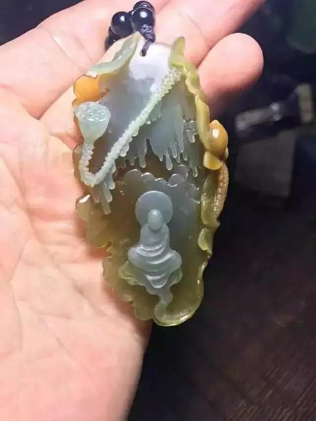 外在黄内在黄内心,更是又黄又硬的大马坎翡翠原石,起货超赞!