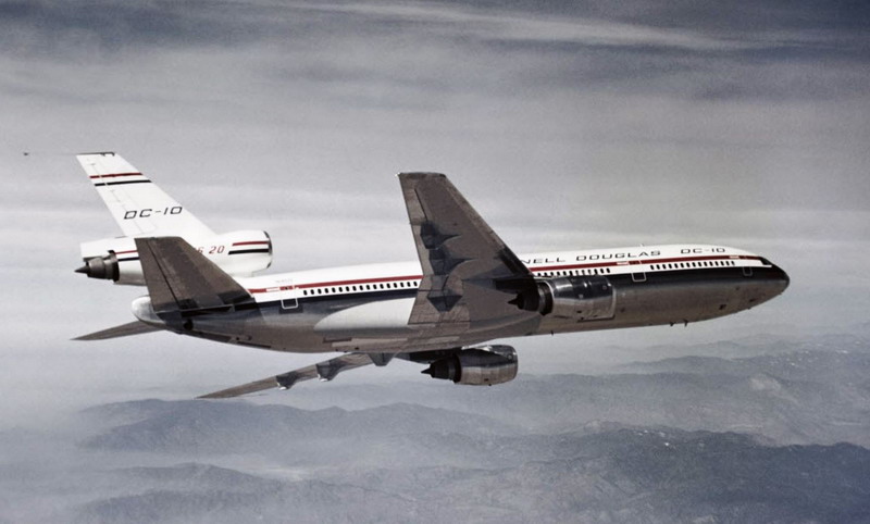 dc-10是麦道与道格拉斯公司在1967年合并后研制的第一种客机,该机最