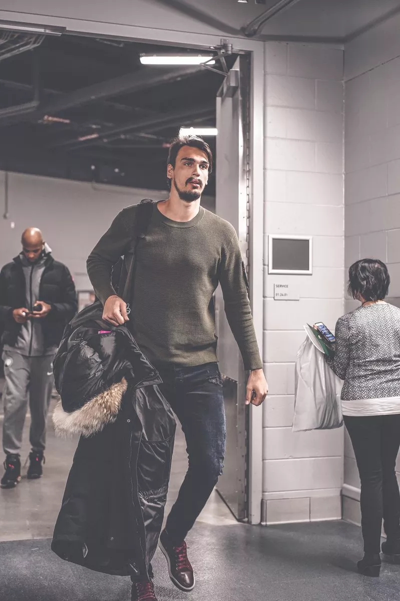 潮男来袭看看nba球员入场穿搭
