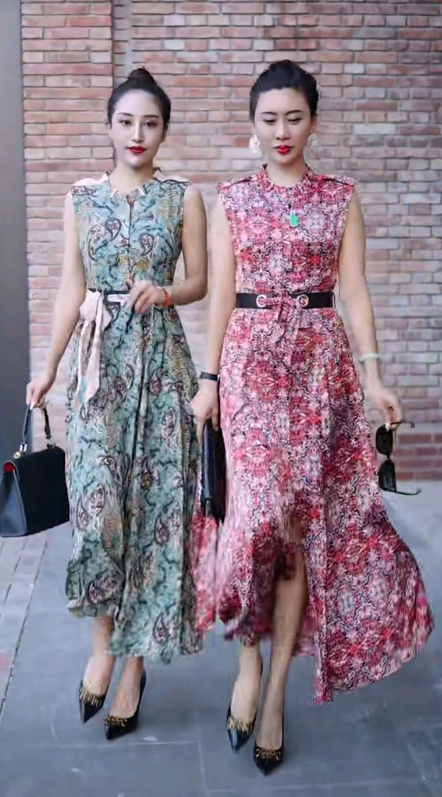 服饰搭配 572e826cca5fb1632f280d3ae73c8c63b698c66c.jpg