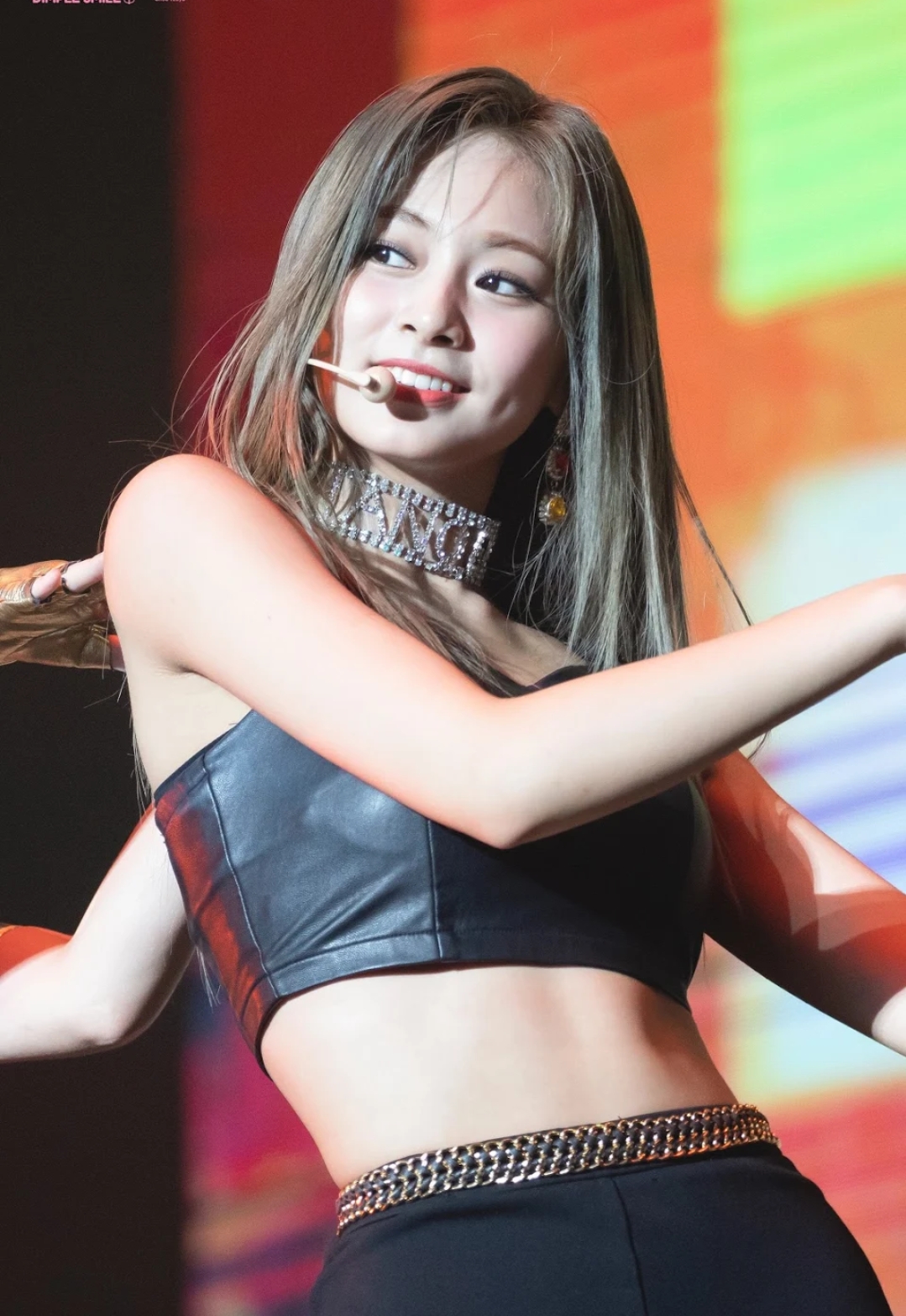 twice的周子瑜tzuyu是有着完美身材视觉效果女团偶像女孩,往常种种