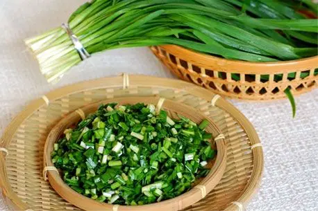 韭菜有滋阴养肝的效果，而且韭菜能够帮助提高免疫力，对于肝脏不是很好