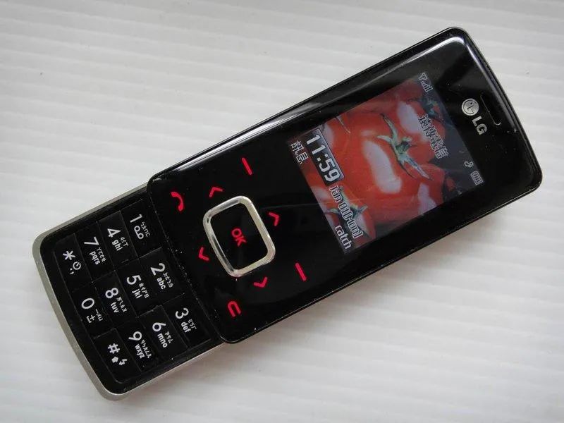 2006年的lg kg800,有黑巧克力之称