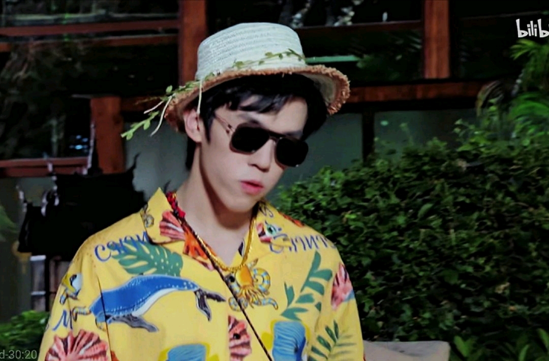 summerboy阴阳怪气,summerboy阴阳怪气简谱 《summer boy》视频中的夏季限定阴阳怪气!图自取!