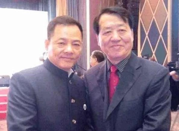 他是澳门黑老大,身高1米6却一手遮天,张子强都曾给他下跪赔罪!