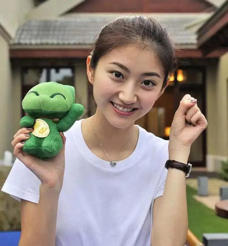 景甜童年照曝光,从小就是人间富贵花!傲娇女王人设也太惹人喜欢
