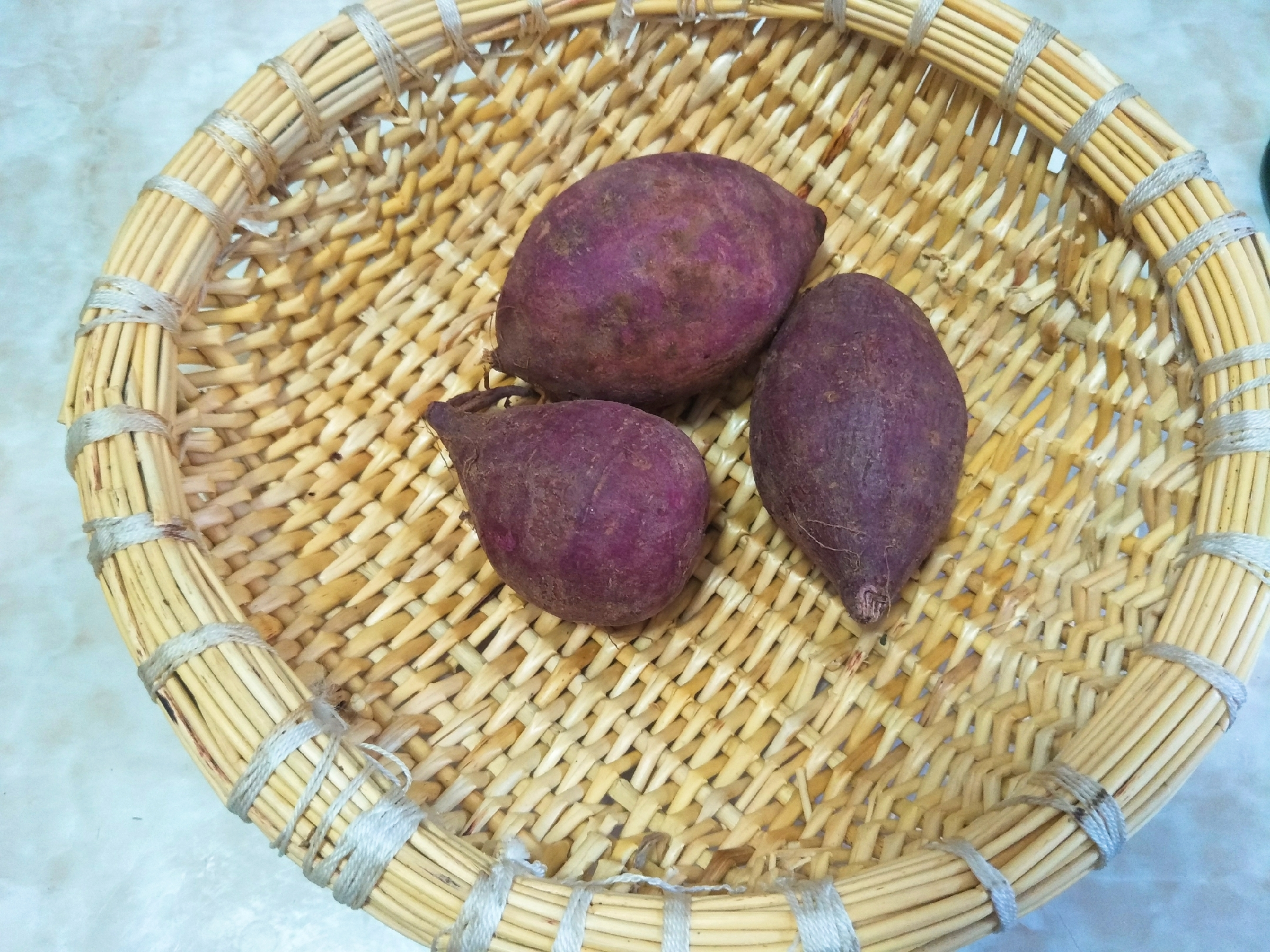 入秋后,多用紫薯做早餐,软糯奶香,一口一个真香